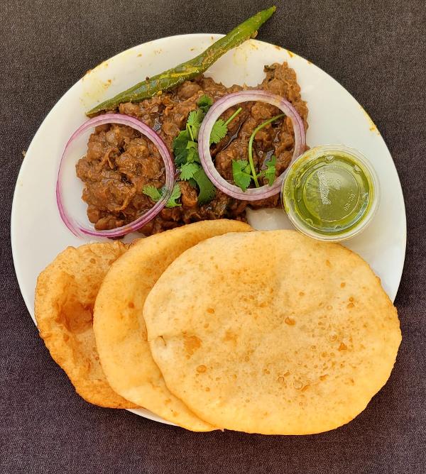 Pindi chole bhature 