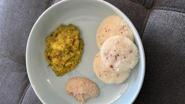 Rava Idly with Sagoo and Chutney