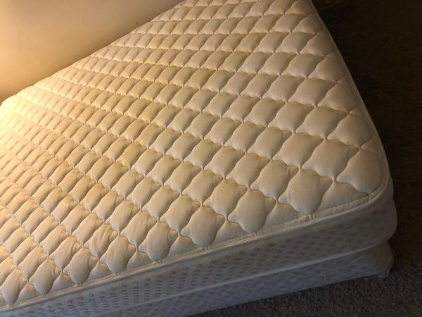 Queen mattress (with box spring)